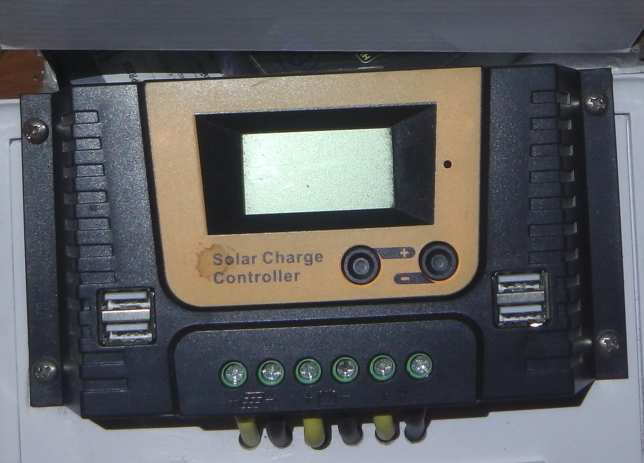 โซล่าชาร์จเจอร์ PWM 30A-60A ชาร์จระบบ 12V/24V/36V/48V มีช่องUSB 5V 2.5A 4ช่อง รองรับแผง 100V