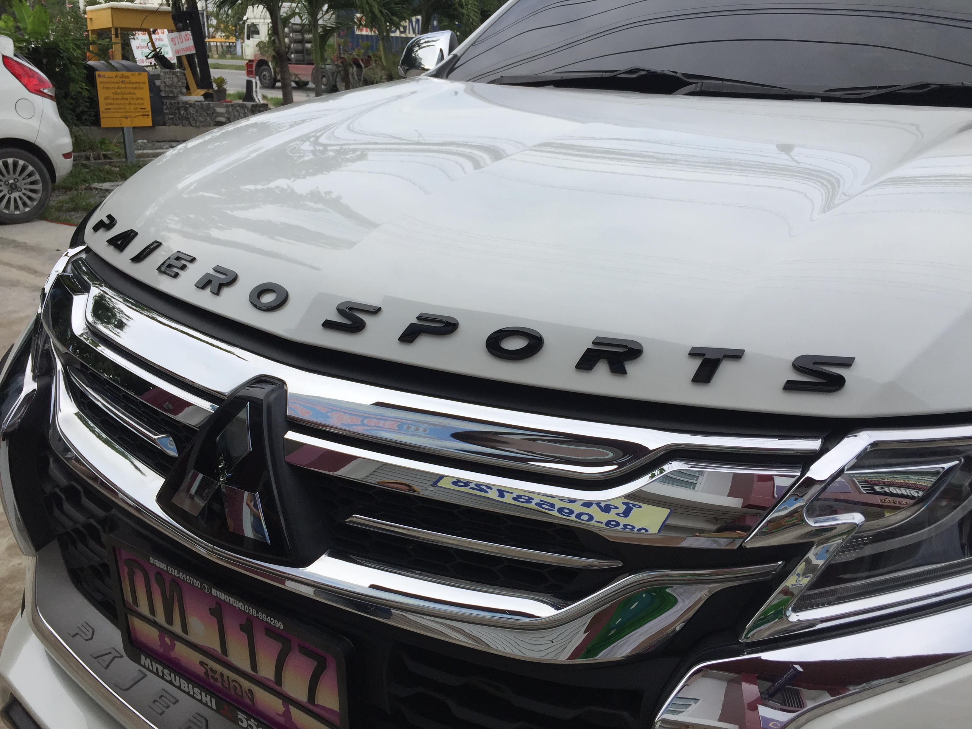 ตัวหนังสือ Pajero Sport สีดำเงา Grossy Black