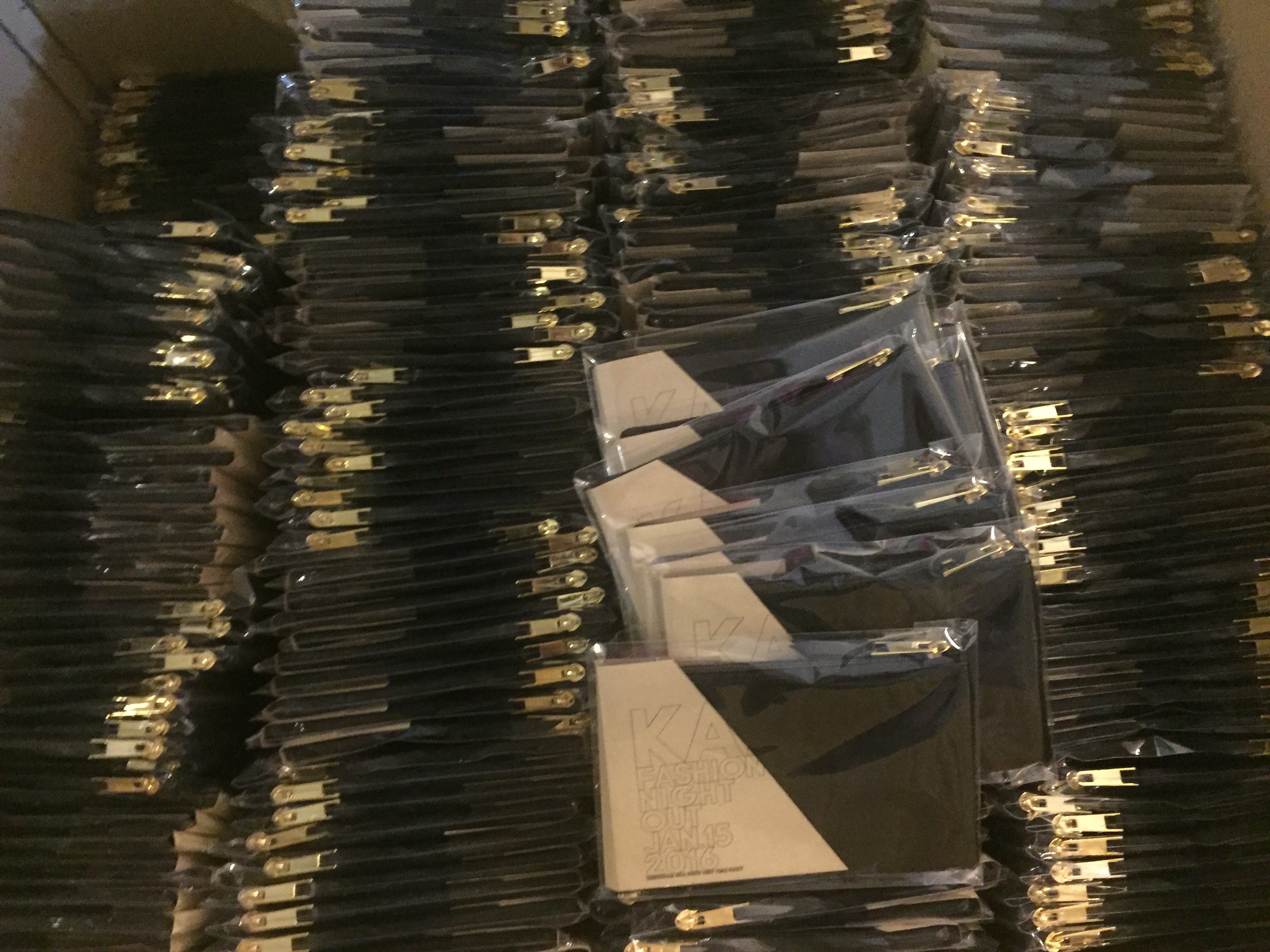 ZIP BAG กระเป๋า ของพรีเมี่ยม ของที่ระลึก ของขวัญ ตอบโจทย์ทุกความต้องการ