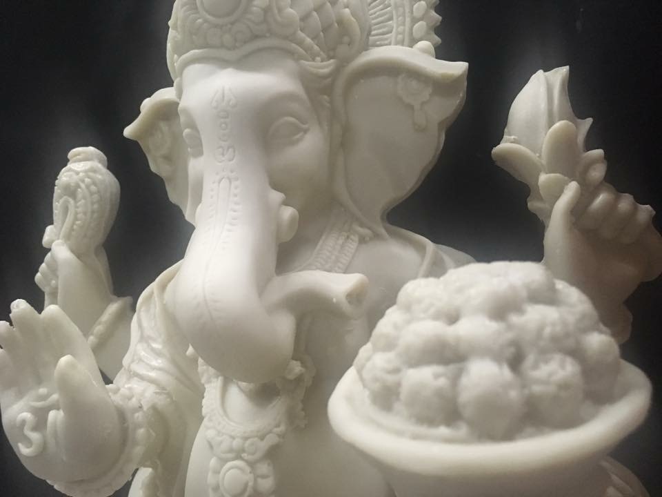 พระพิฆเนศ ปางนั่งบัลลังก์ประทานพร อภิลาภแห่งความอุดมสมบูรณ์