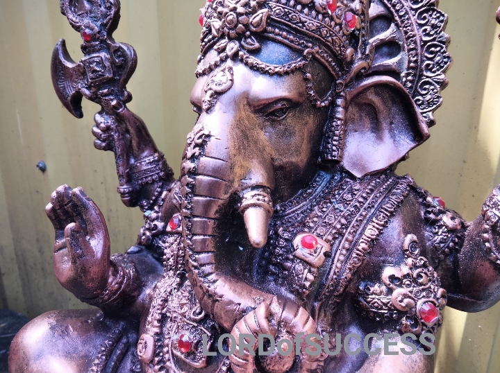 "ร่ำรวยดั่งอภิมหาเศรษฐีพร้อมบารมี พบกับความสำเร็จในสิ่งที่คาดหวัง" พระพิฆเนศ ปางพระทานพร อัครอภิมหาเศรษฐี องค์สีน้ำตาลดำ สูง 18 นิ้ว