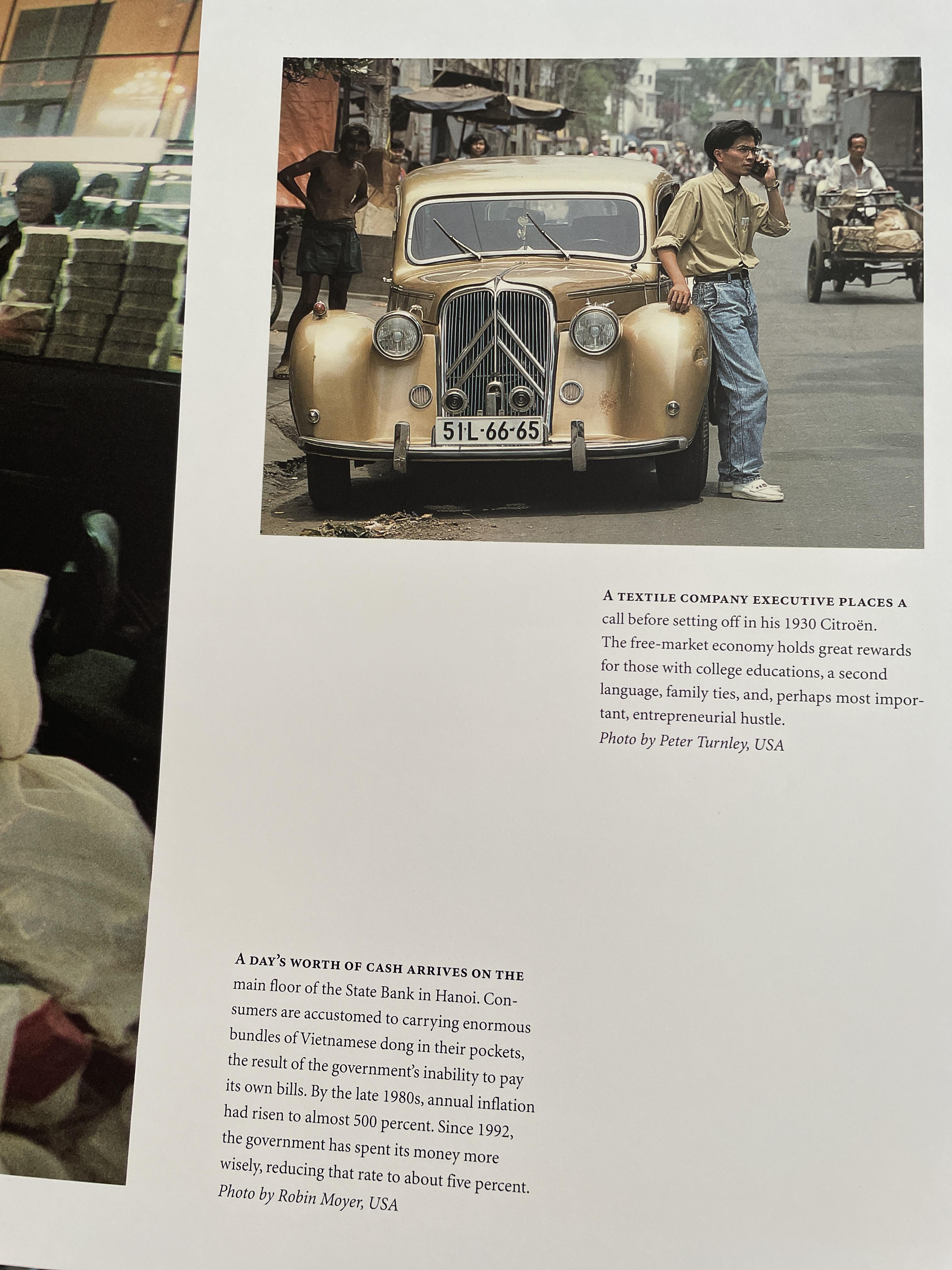 PASSAGE TO. VIETNAM. THROUGH THE. EYES OF SEVENTY PHOTOGRAPHERS. 0 กก.