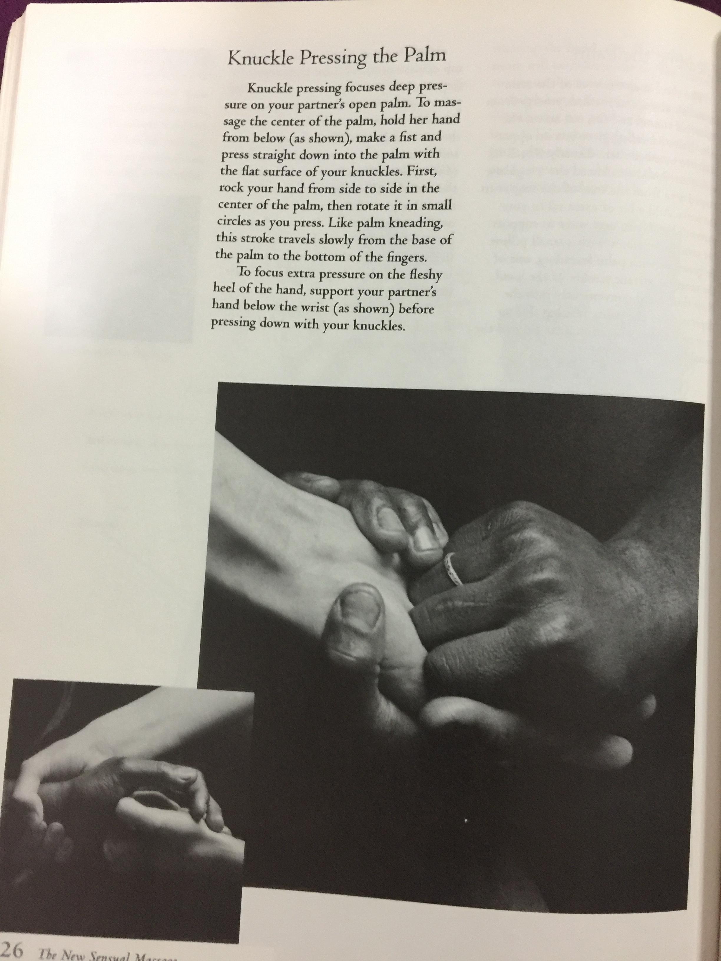 THE NEW SENSUAL MASSAGE Learn to give plea sure with your hands ผู้เขียน Gordon Inkeles Author of The Art of Sensual Massage 0 กก.
