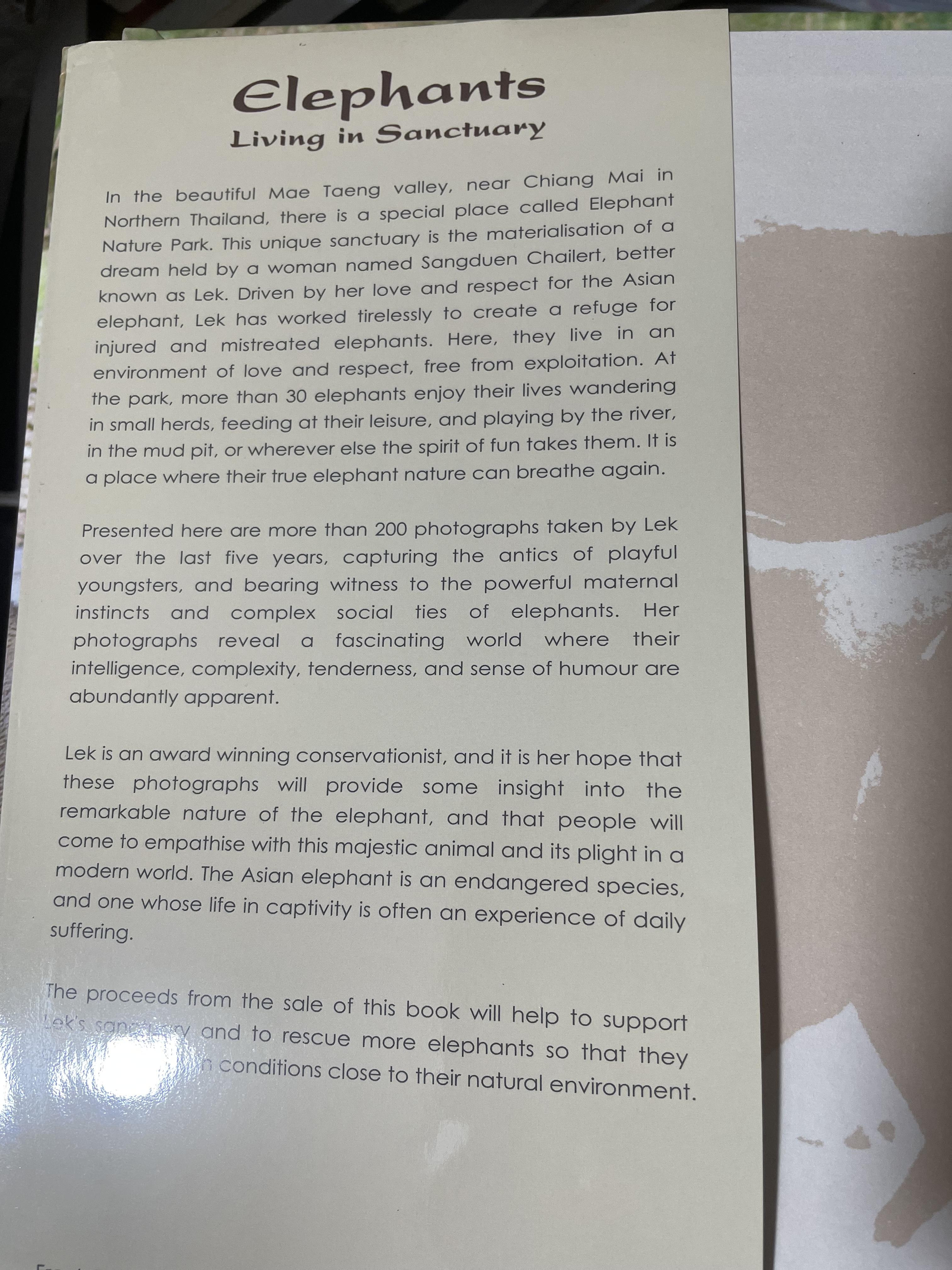 Elephants Living in Sanctuary 3 กก.