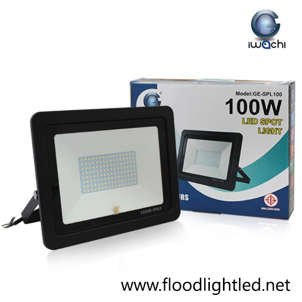 สปอร์ตไลท์ LED 100w รุ่นบาง ยี่ห้อ Iwachi (แสงขาว)