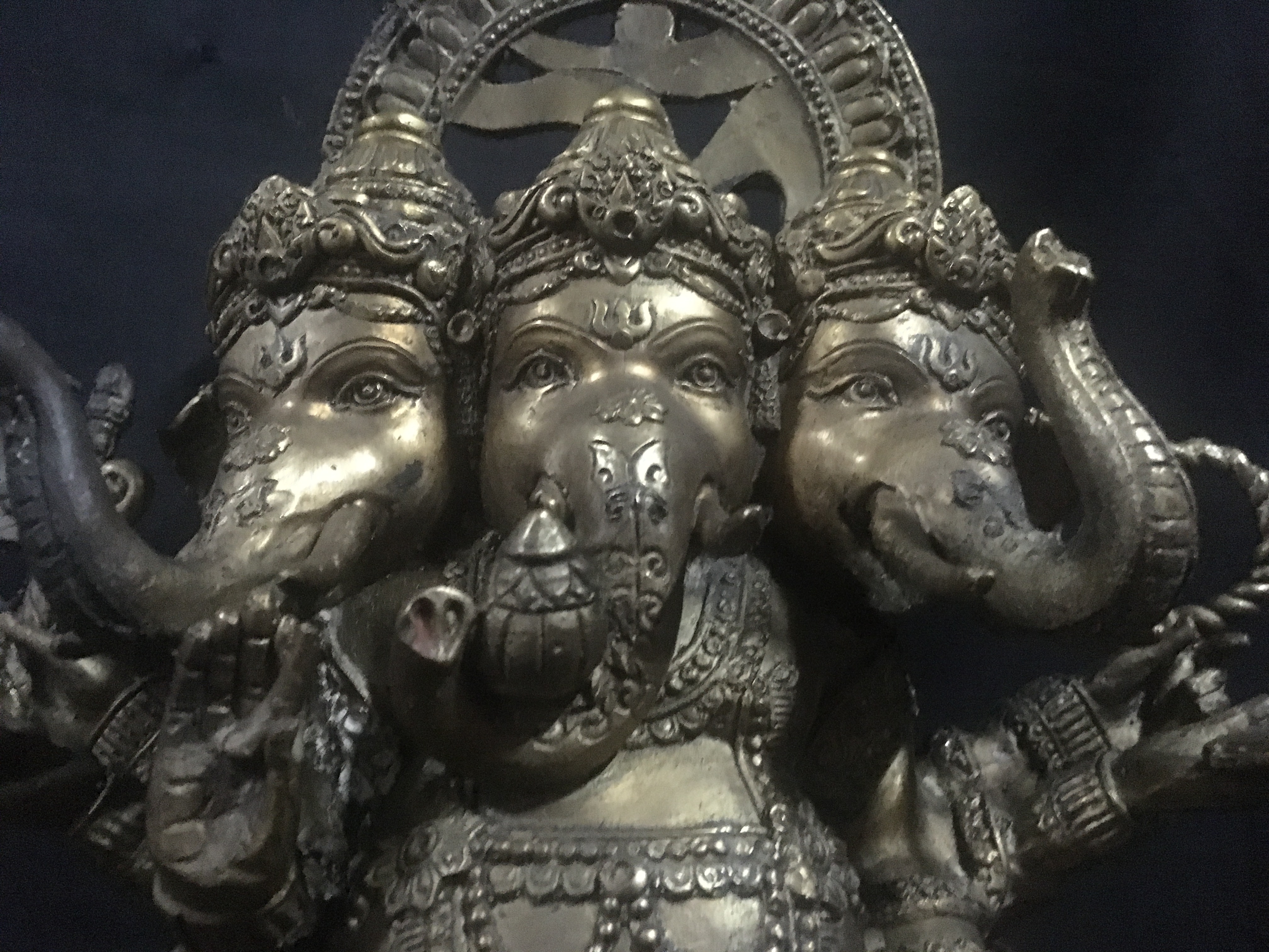 พระตรีมุข คณปติ พระพิฆเนศสามเศียร ทองเหลือง ขนาด 11 นิ้ว