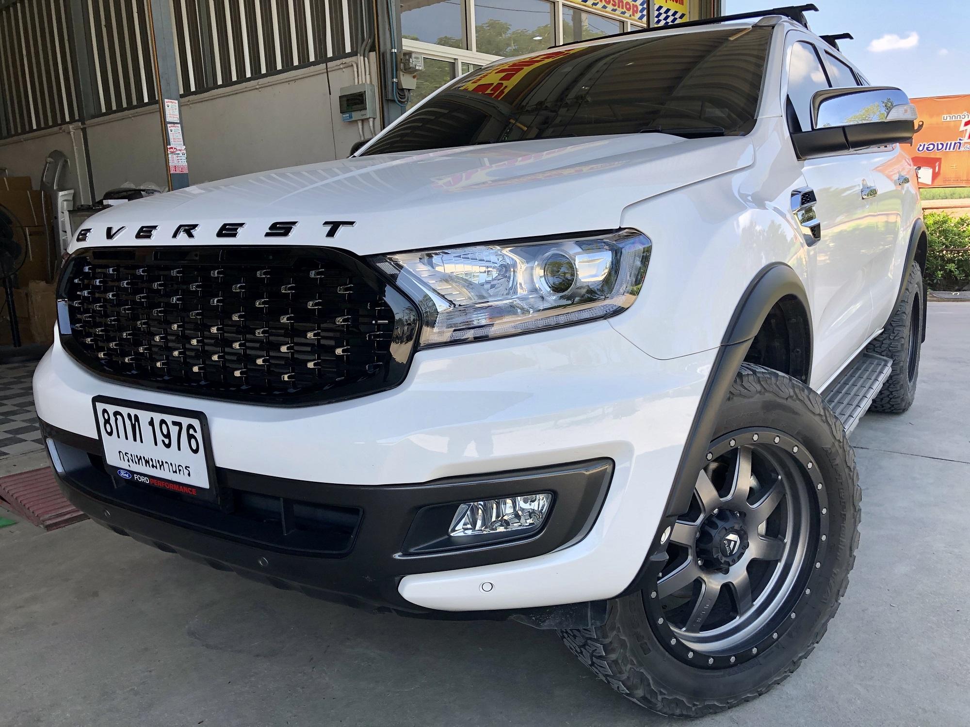 กระจังหน้า Foro Everest2.0 2019-2021 สีดำเงา