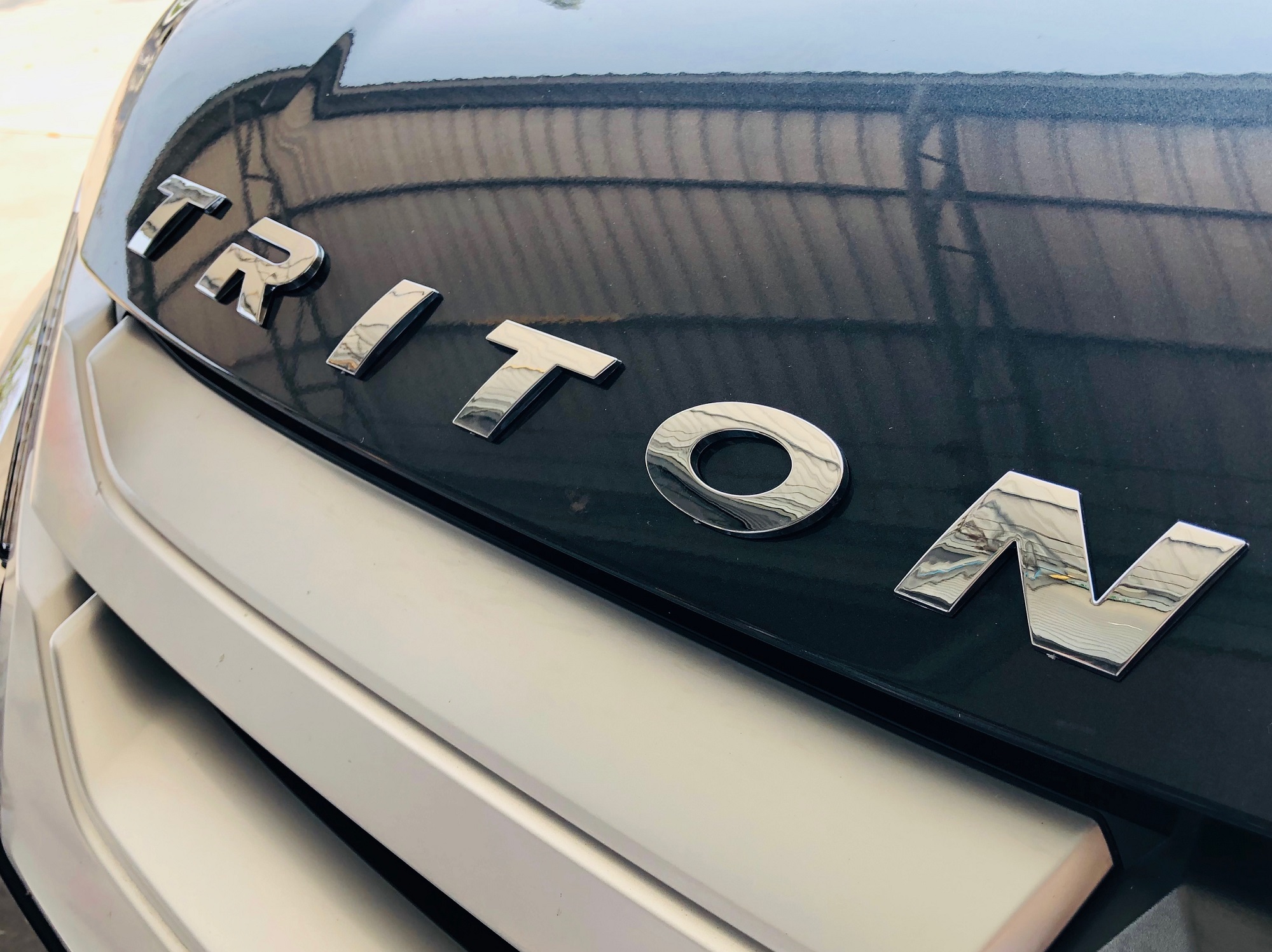 ตัวหนังสือ Triton Sport สีโครเมียม Chrome