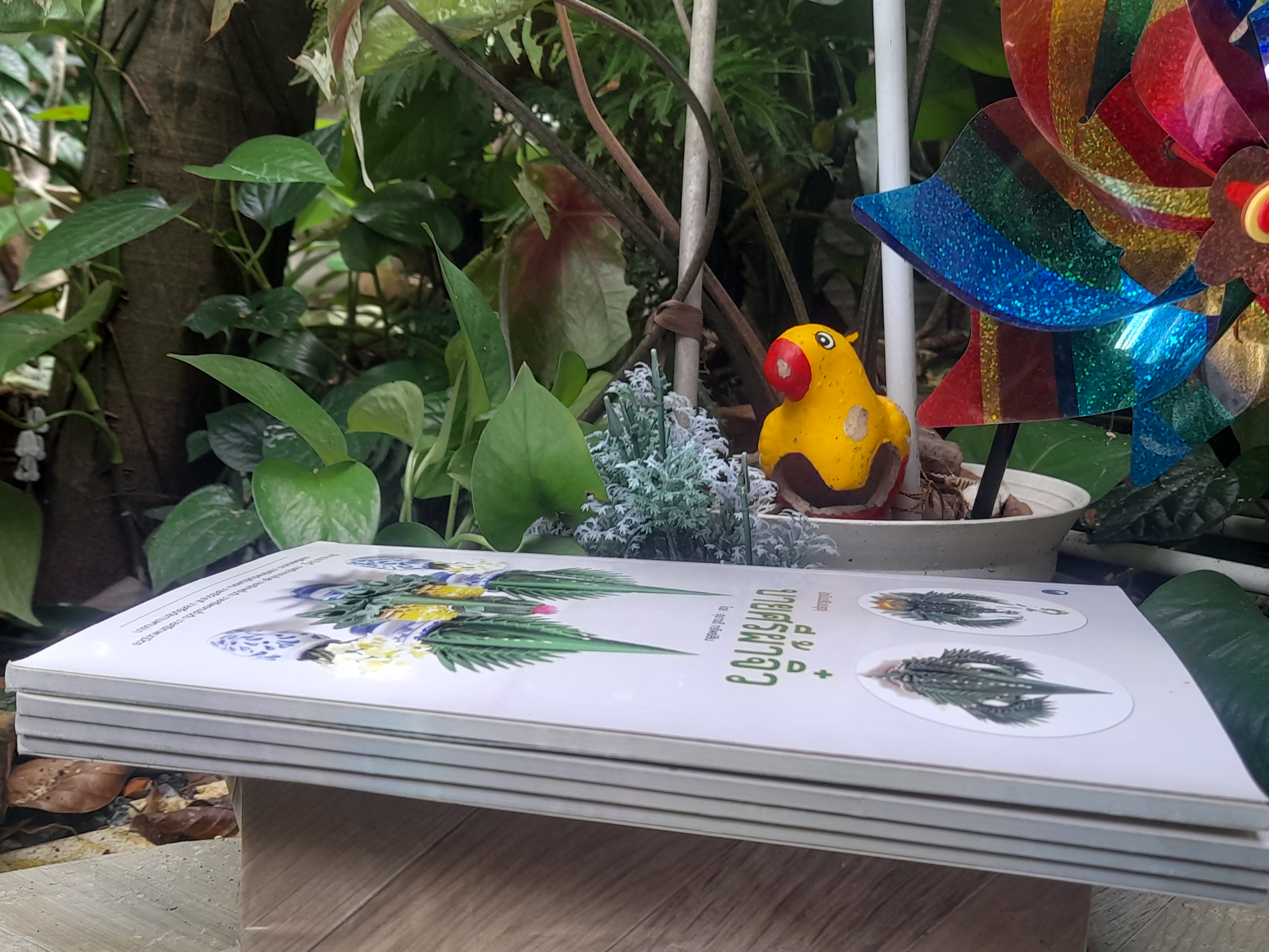 บายศรีผ้าจิ๋ว ฉบับปรับปรุง โดย อุมาวดี ทรัพย์สิน หนังสือมือหนึ่ง ภาพสีทั้งเล่มครับ