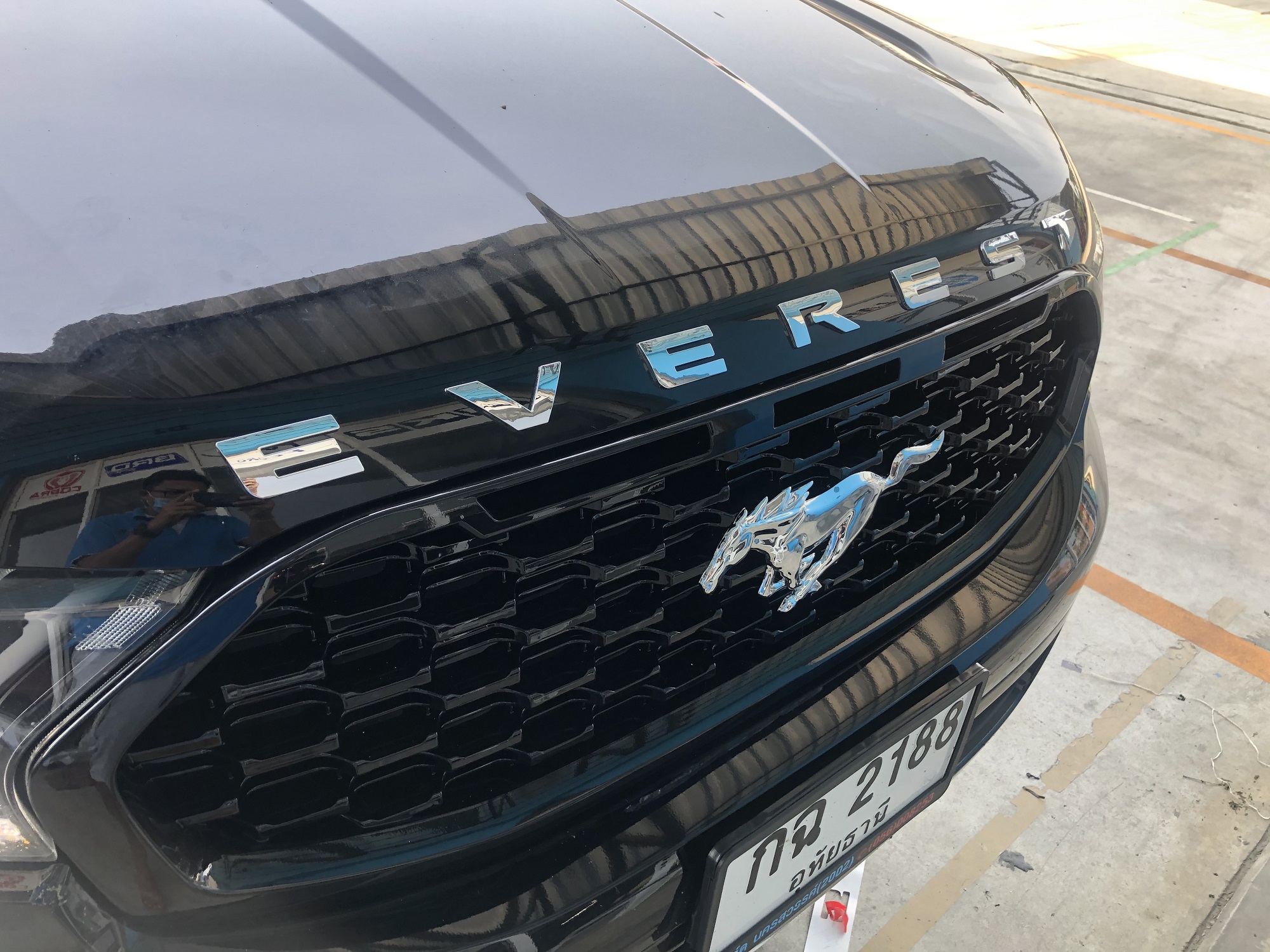 กระจังทรงมัสแตง Foro Everest 2.2/3.2 2015-2018 สีดำเงา