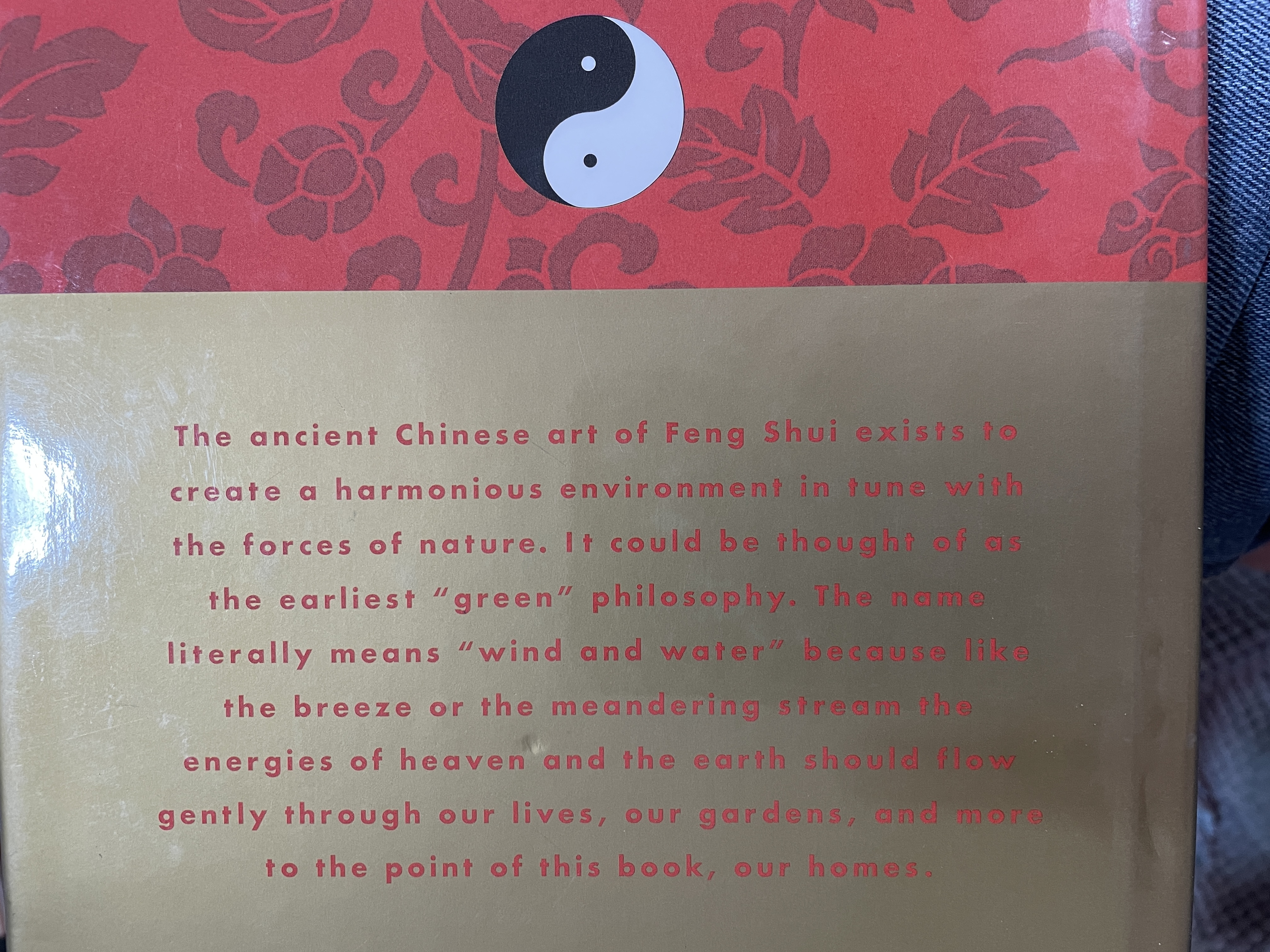 FENG. SHUI. FOR THE HOME. A practical and easy to use guide to the art. feng shui. in the home ผู้เขียน Sasha. Fenton 2 กก.