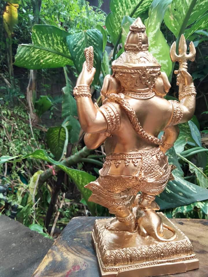 พระพิฆเนศร ปางเจริญโภคทรัพย์ องค์สีทองคำอำพัน ยิ่งเสริมอำนาจและบารมีครับ...