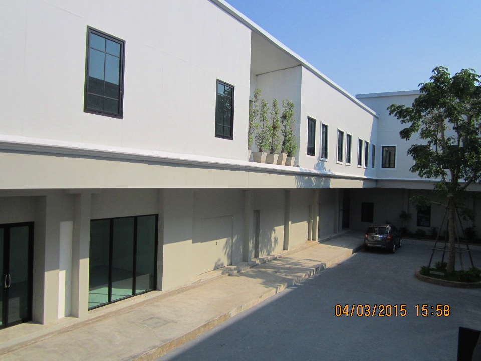 0295 สำนักงานให้เช่า 40-180 ตรม. Panini Plaza ติดถ. ลาดกระบัง ใกล้สนามบินสุวรรณภูมิ