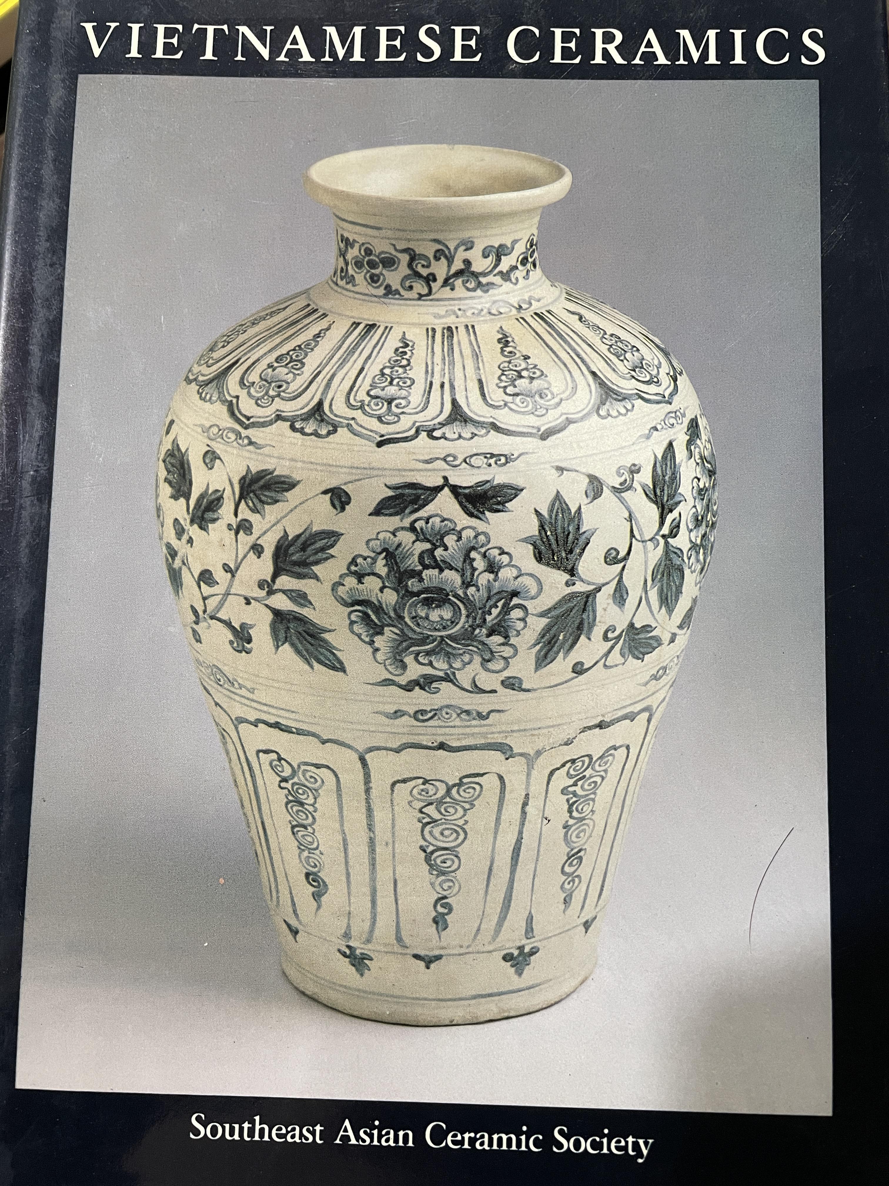 VIETNAMESR. CERAMICS. Southeast Asian Ceramic Society. 3,500 กรัม