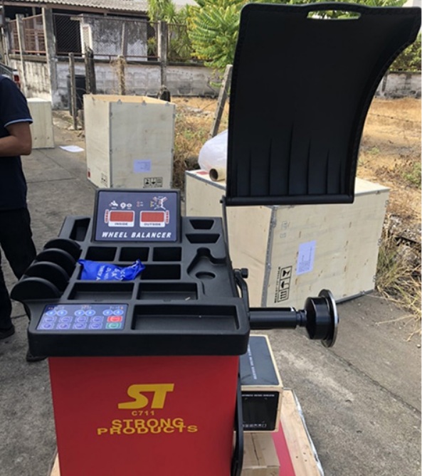 เครื่องถ่วงล้อ รุ่น C711