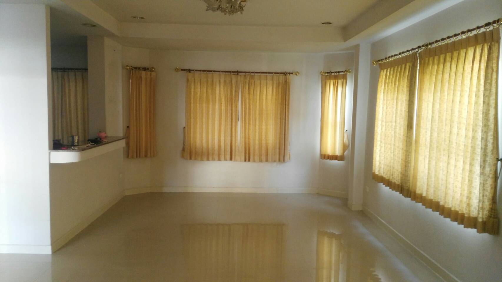 หมู่บ้านศิลปการพาร์ค1-บ้านกล้วย 61.6 ตร.ว.หน้าบ้านไม่ชนใคร เป็นส่วนตัว ติดสวนบรรยากาศดี 3นอน 3น้ำ 1ห้องครัว 1ห้องรับแขก 1ที่จอดรถ ห่างจากถนน กาญจนาภิเษก 2 กม. ใกล้รถไฟฟ้าสายสีม่วง