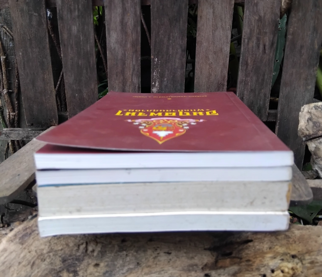 รวมงานเขียนแนวธรรมะ ของ พระพรหมคุณาภรณ์ (ป.อ.ปยุตฺโต) สภาพเทียบมือ1