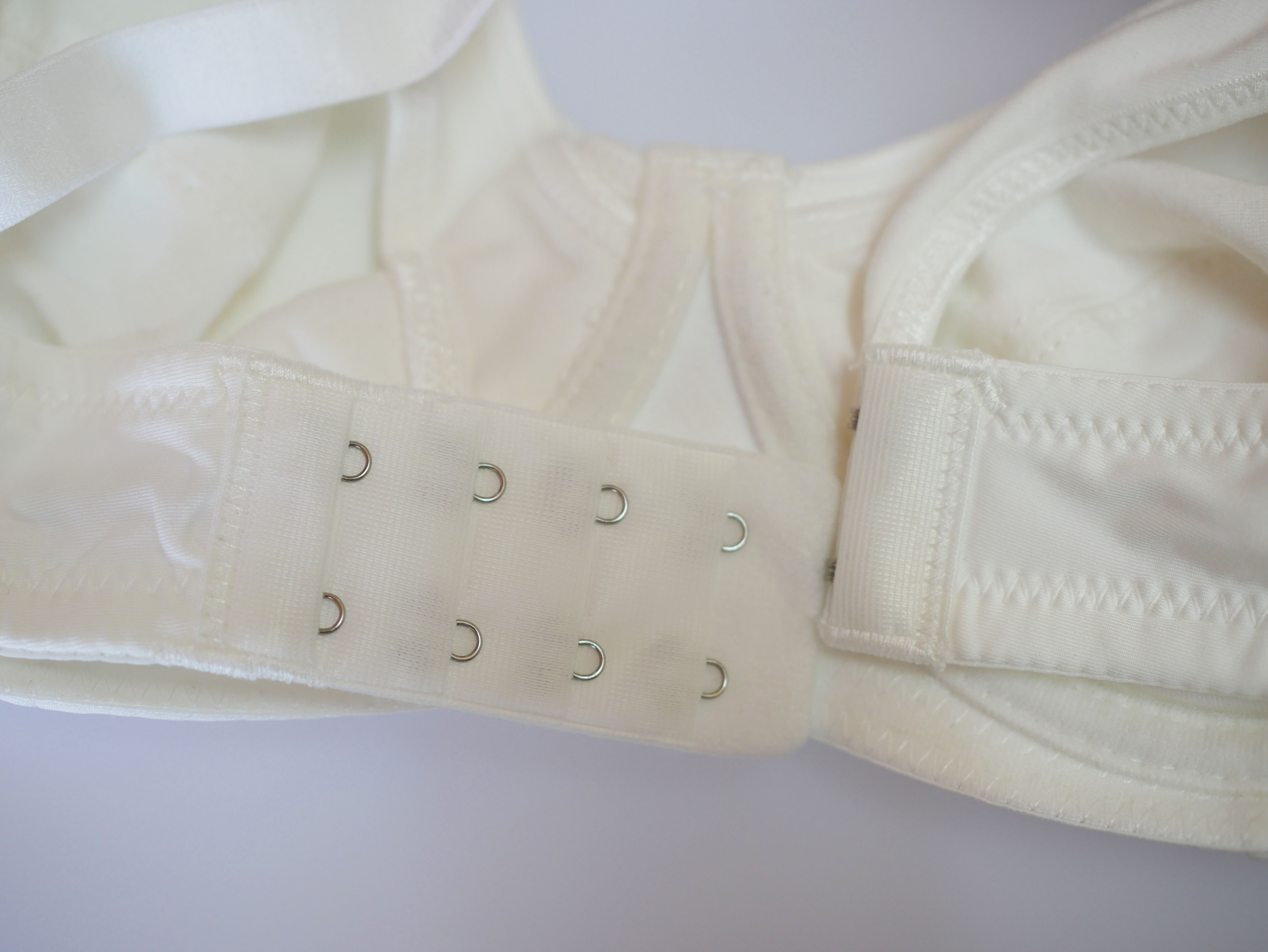 A529_[Size-38/85-สีขาวเขียว]_เสื้อชั้นในให้นม-มีโครง