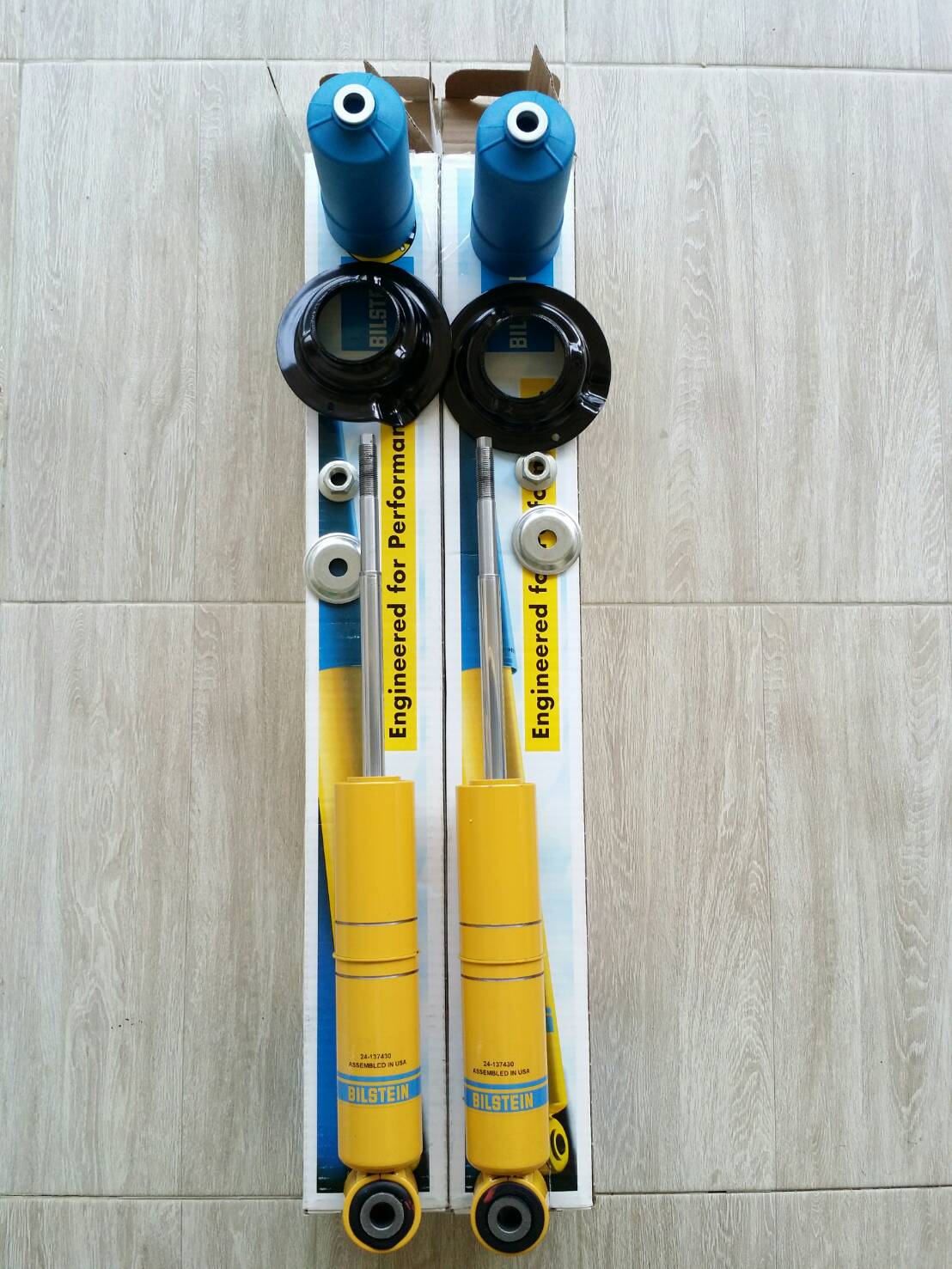 Bilstein 4600 (B6) กระบอกเหลือง USA Navara D40/NP300
