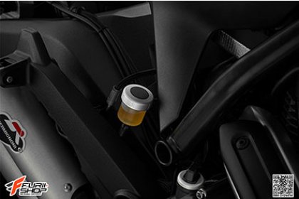 ฝำปิดกระปุกน้ำมันเบรกหลัง BIKERS สีเงิน ดำ FOR DUCATI SCRMBLER