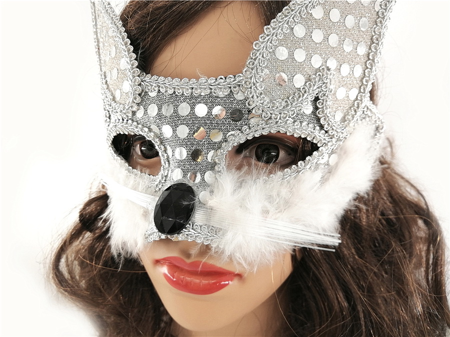 หน้ากากแมวเหมียวสาว ขนปุยเซ็กซี่ครึ่งหน้า