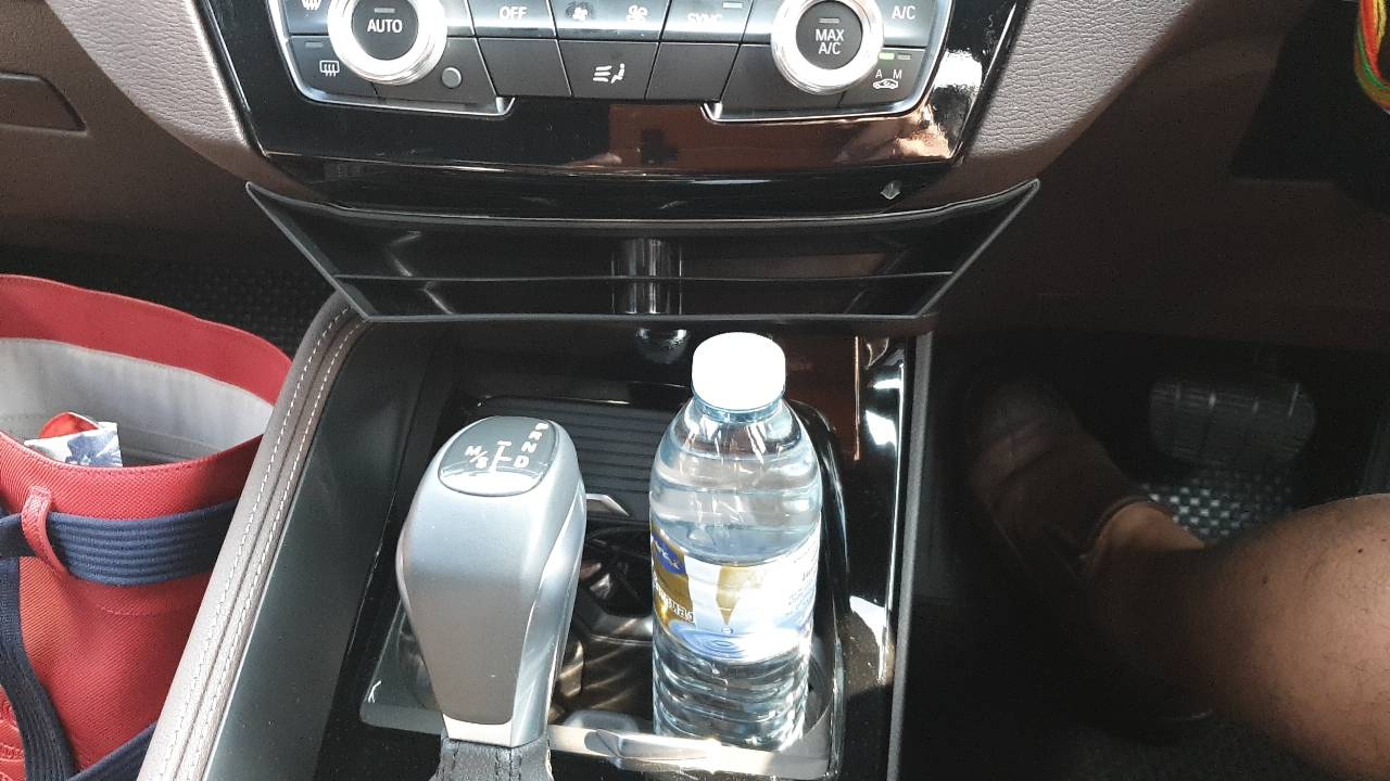 ที่เก็บของเอนกประสงค์ติดคอนโซลหน้า BMW X1 F48, X2 F39 IN0124