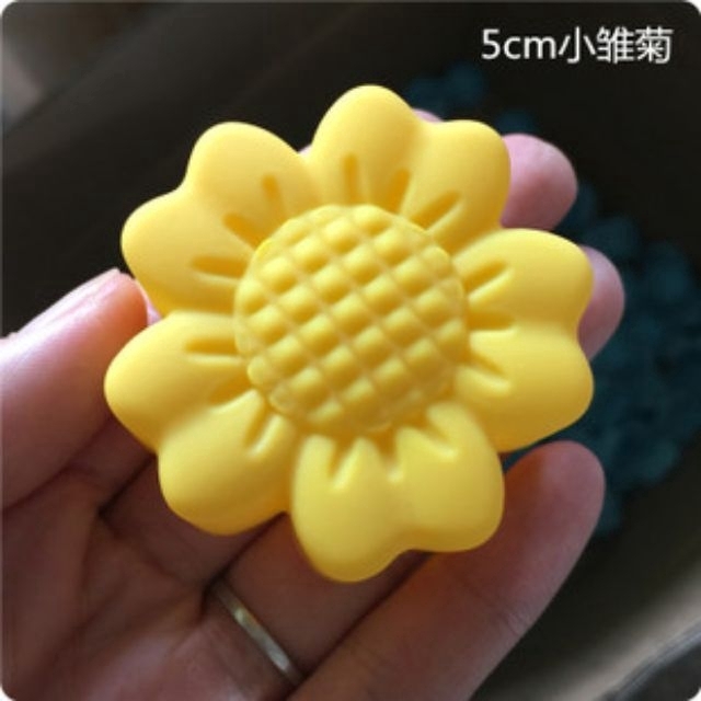 ดอกไม้โหลเลือกแบบ 5 เซน แพ๊ค 12ดอก