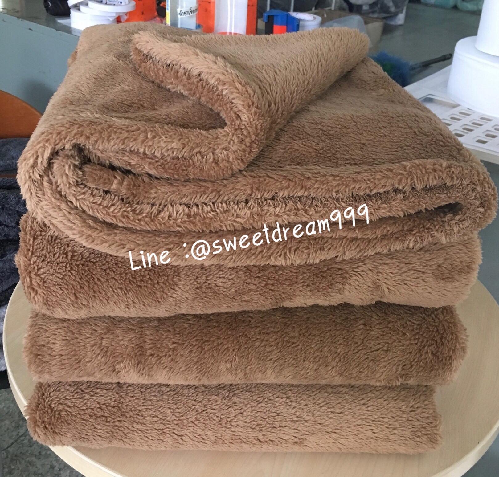 ผ้าห่มถวายพระ 5 ฟุต ผืนละ 175 บ. ส่ง 20 ผืน