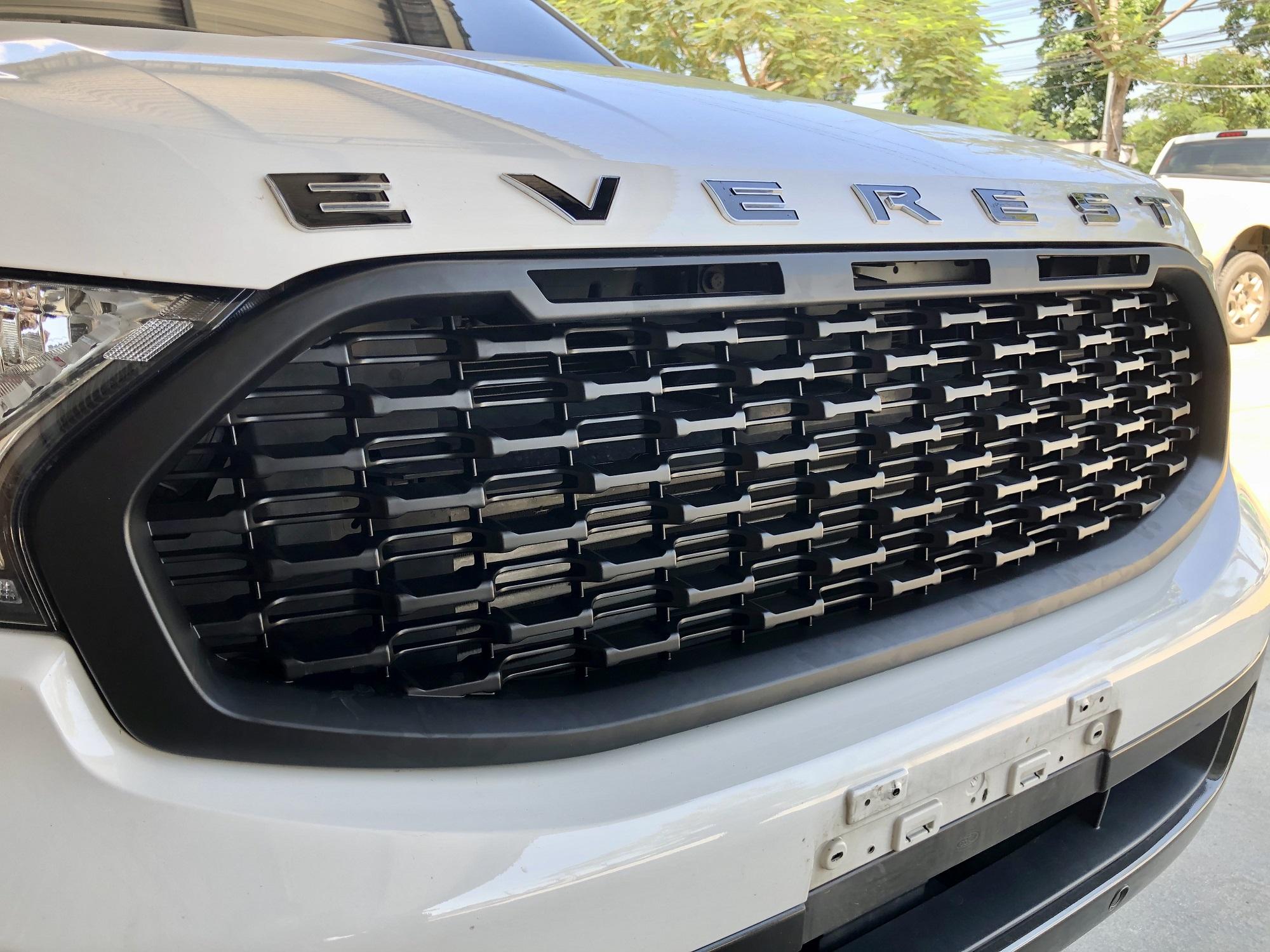 กระจังทรงมัสแตง Foro Everest 2.0 2019-2021 สีดำด้าน