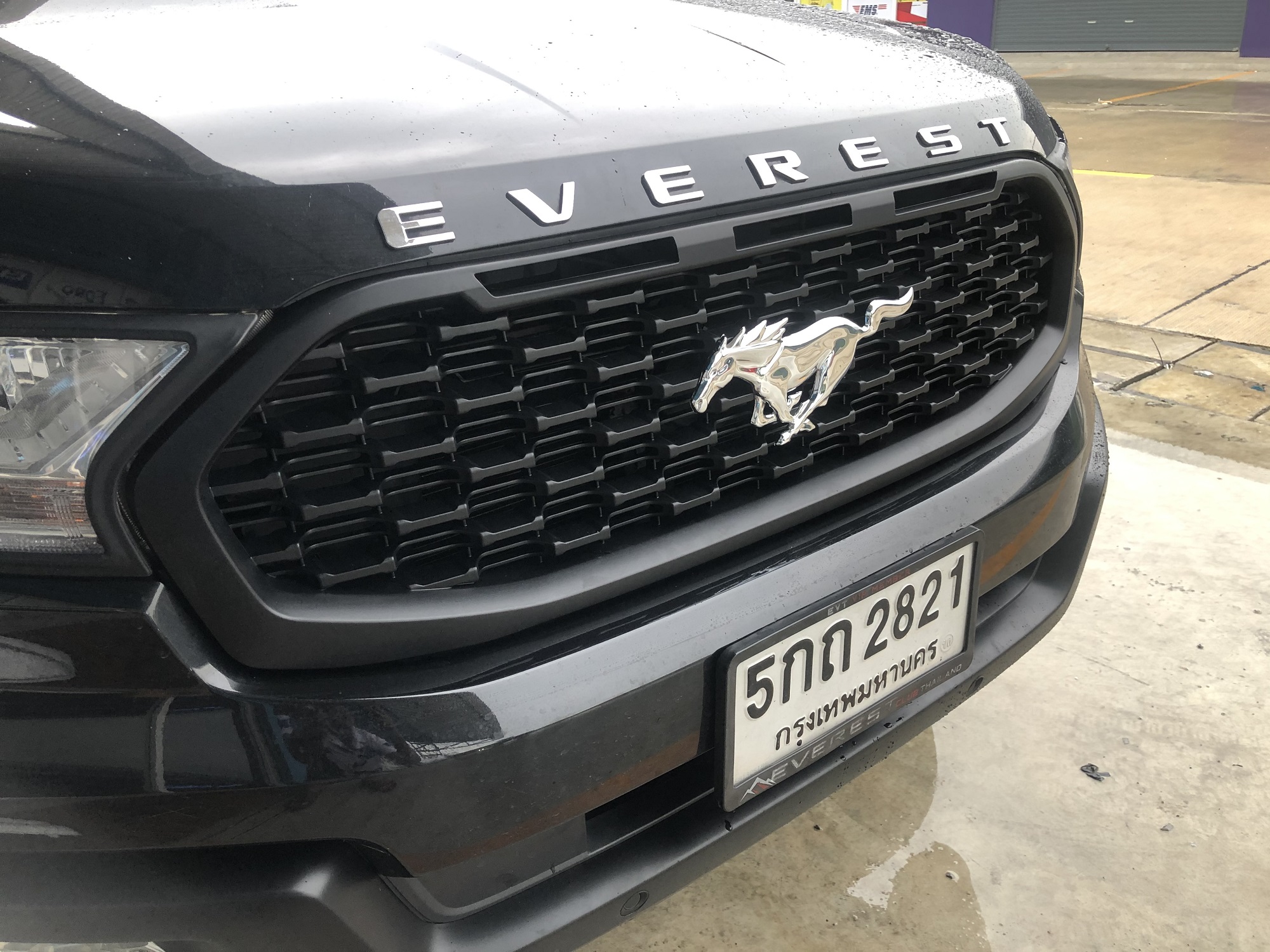 กระจังทรงมัสแตง Foro Everest 2.0 2019-2021 สีดำด้าน