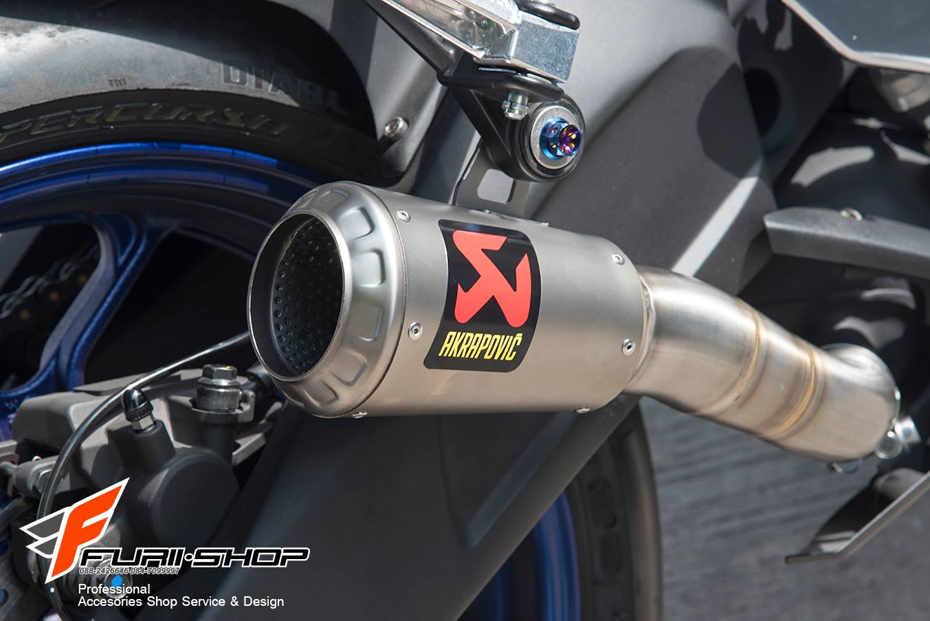 ท่อไอเสียมอเตอร์ไซค์ AKRAPOVIC GP SLIP-ON FOR YAMAHA R3