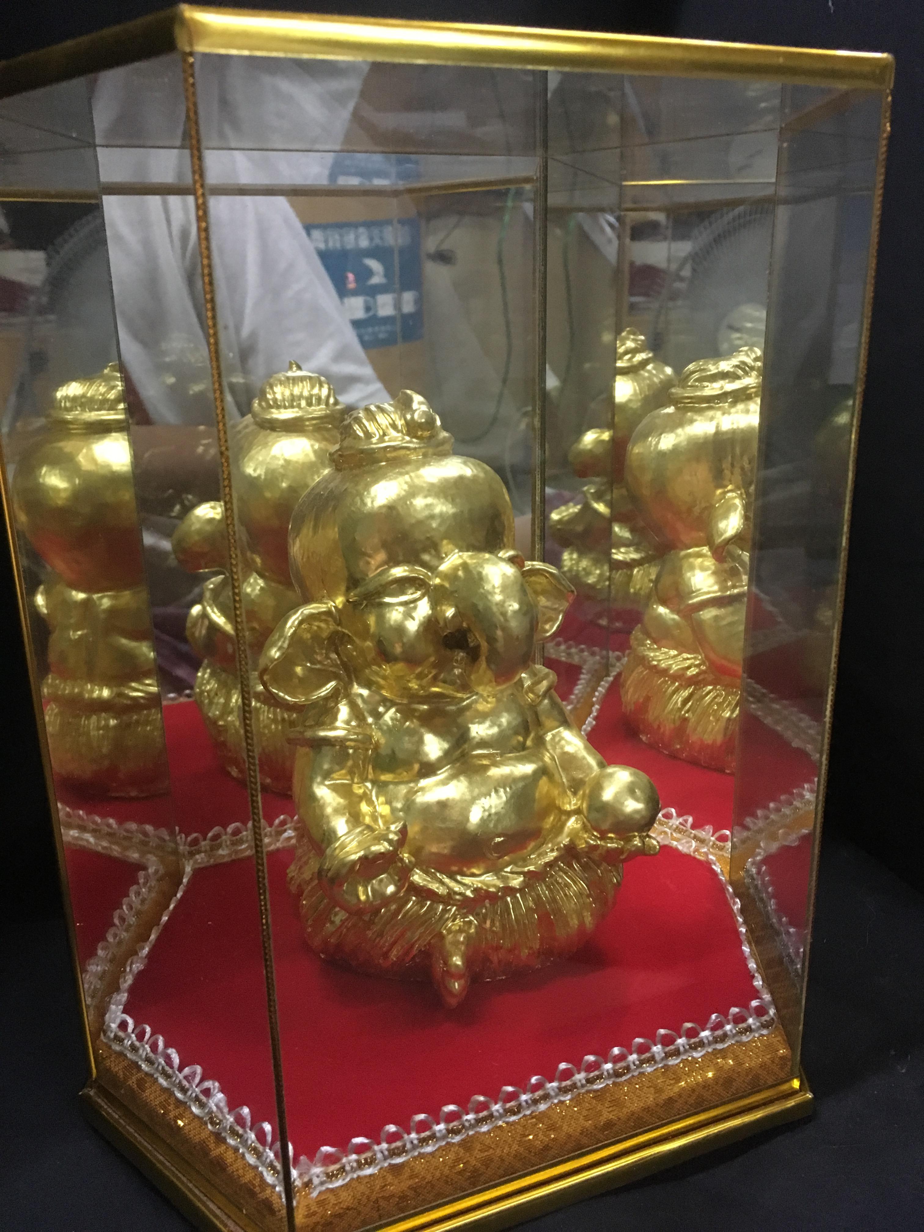 พระพิฆเนศ ปางเด็ก ถือลูกแก้ว ปิดทอง