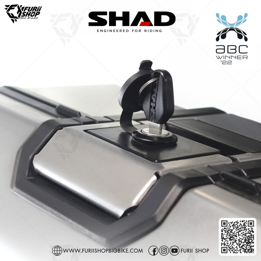 กล่องหลัง SHAD TR55 Silver ขนาด 55 ลิตร (สามารถเก็บหมวกกันน็อคได้ 2 ใบ)