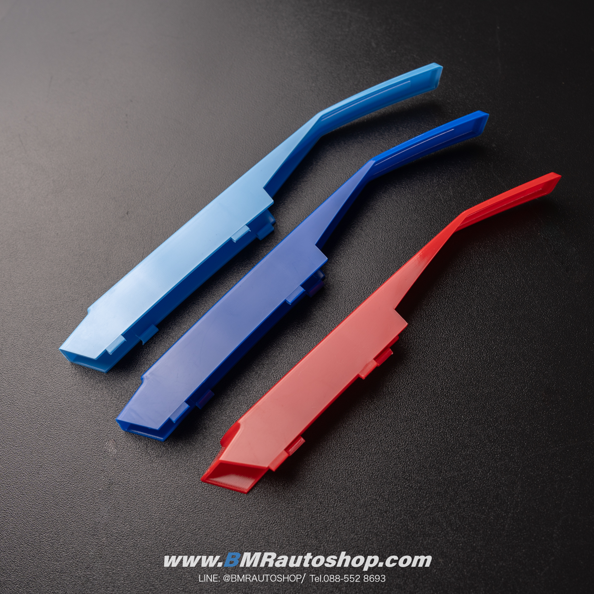 แถบสีพลาสติก M ติดกระจังหน้า BMW i5 / 5series G60