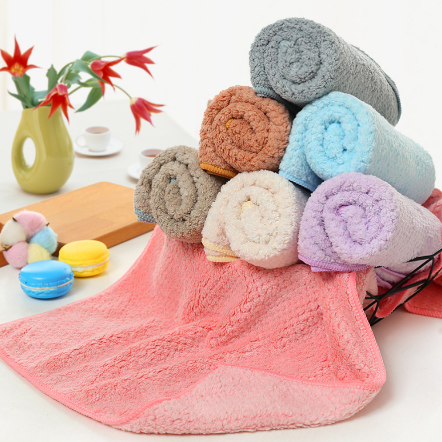 ผ้าขนหนูผืนเล็ก ผ้านาโนแบบม้วน 15x30 นิ้ว โหลละ 140 บ. ส่ง 12 โหล ขึ้นไป มีสีพื้น และลายการ์ตูน ลายการฟฟิก