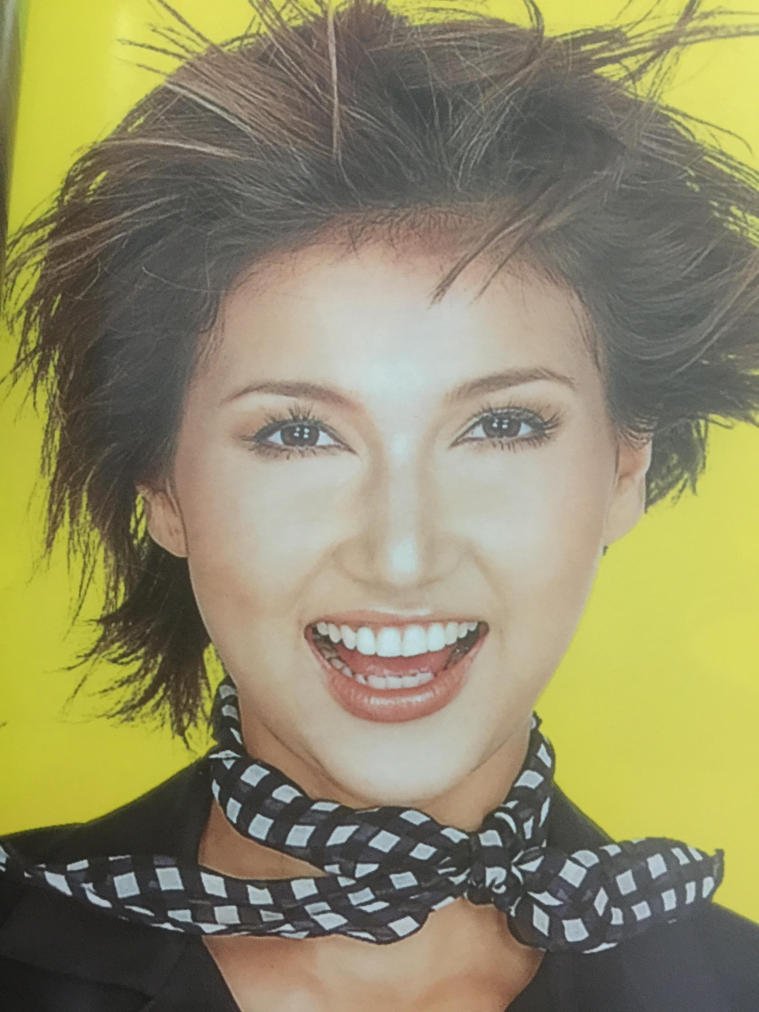 สิเรียม ชีวิตครบทุกรลชาติ ตั้งแต่เมื่อครั้งเป็น วิริญจ์ กิ๊กสัน จวบกระทั่งทุกวันนี้เป็น สิเรี โอแกน เมื่อได้อ่านพ๊อกเกตบุ๊คเล่มนี้แล้ว คุณจะรู้จักผู้หญิงคนนี้อย่างแท้จริง 800 กรัม