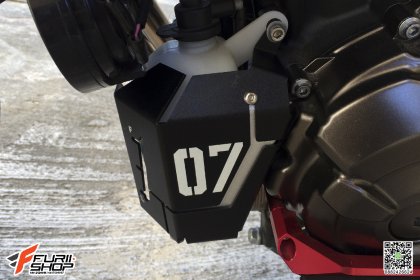 ครอบหม้อพักน้ำหม้อน้ำแต่ง For MT-07