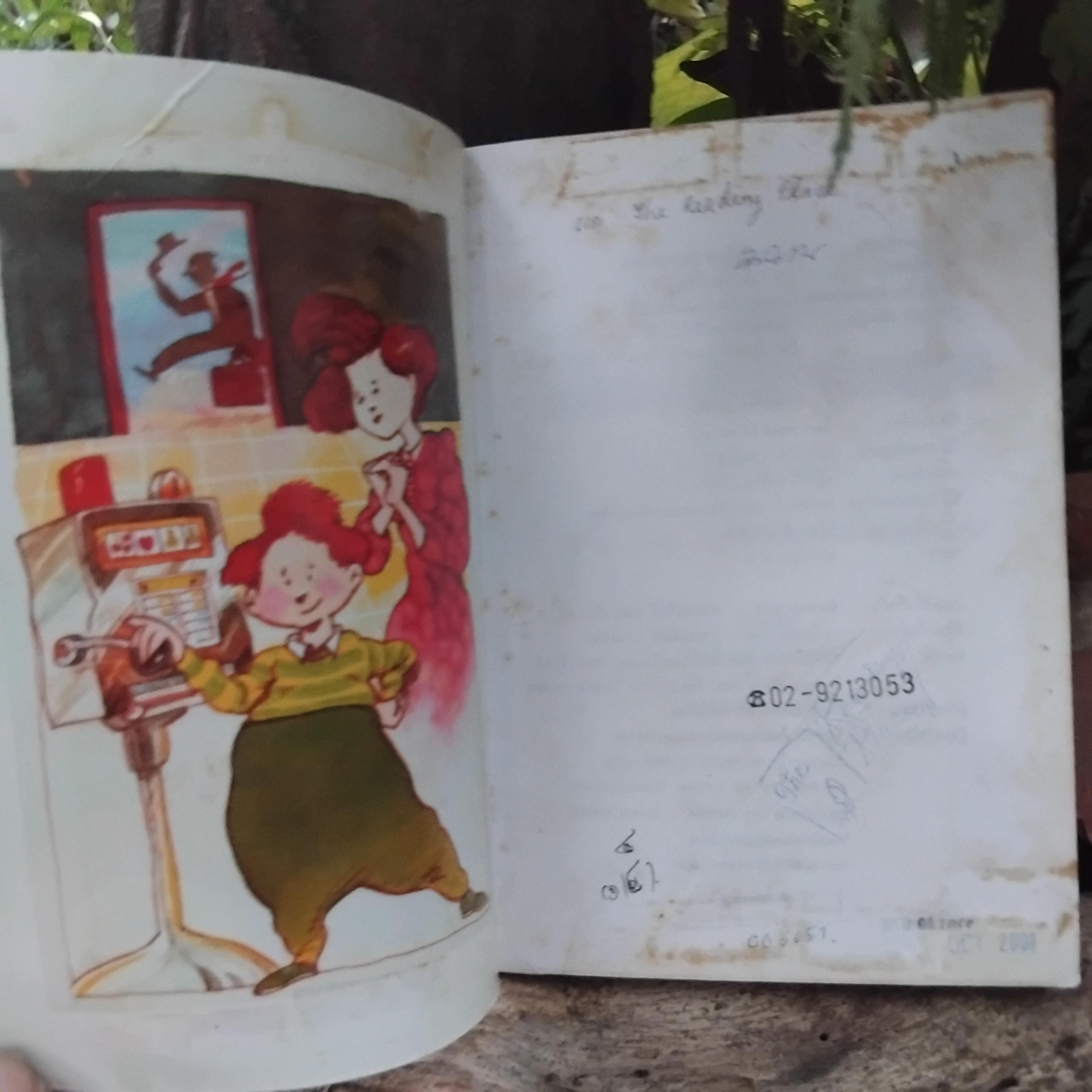 วรรณกรรมเยาวชนแปลของ โฆเซ่ หลุยส์ โอไลยโซล่า 2 เรื่องคือ โบนี่ มาร์ติน(เกือบจะ)โชคร้ายที่เกิดมารวย และ กุ๊ชโฉ่