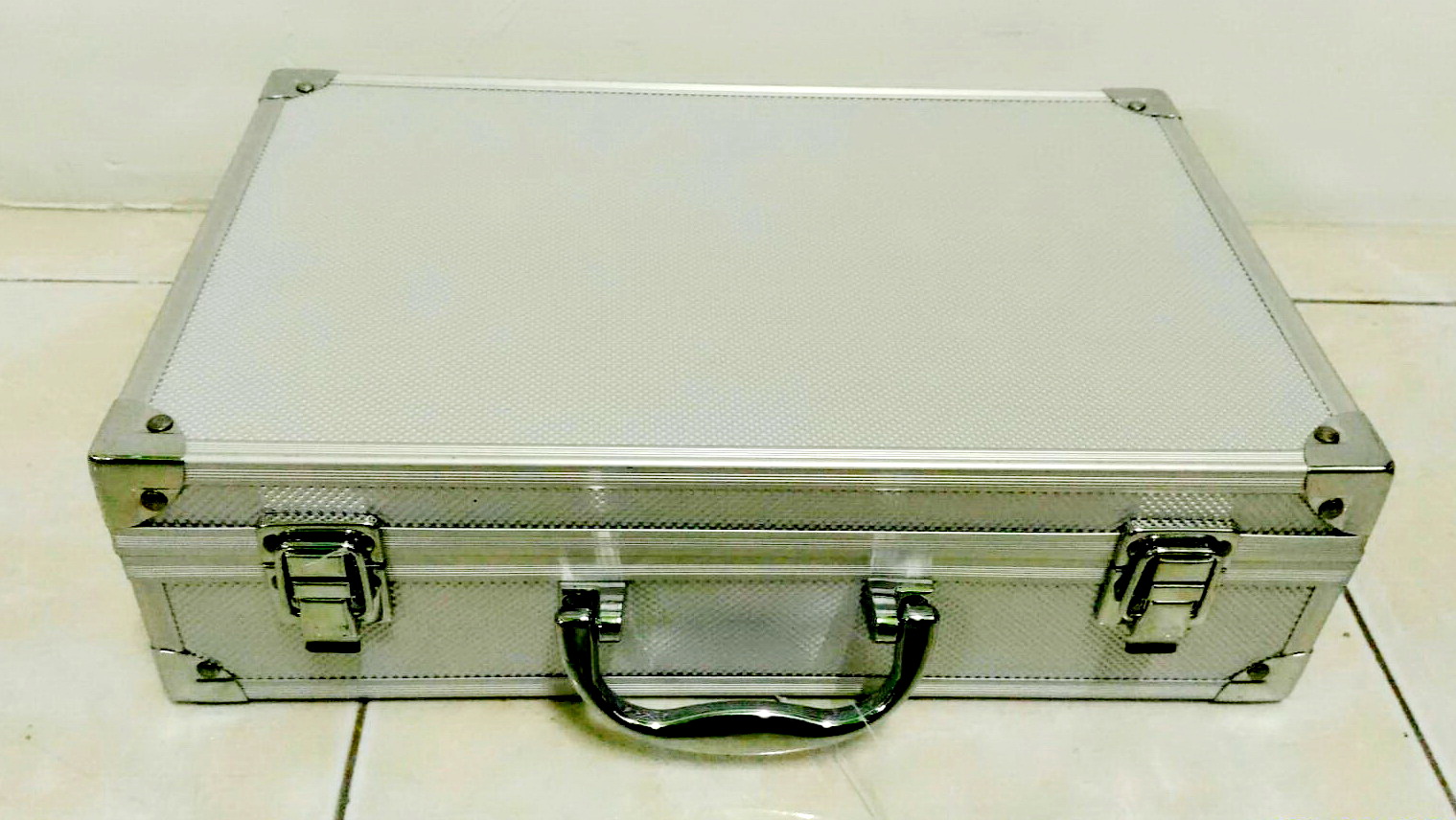 กล่องอลูมิเนียม 21x32x9
