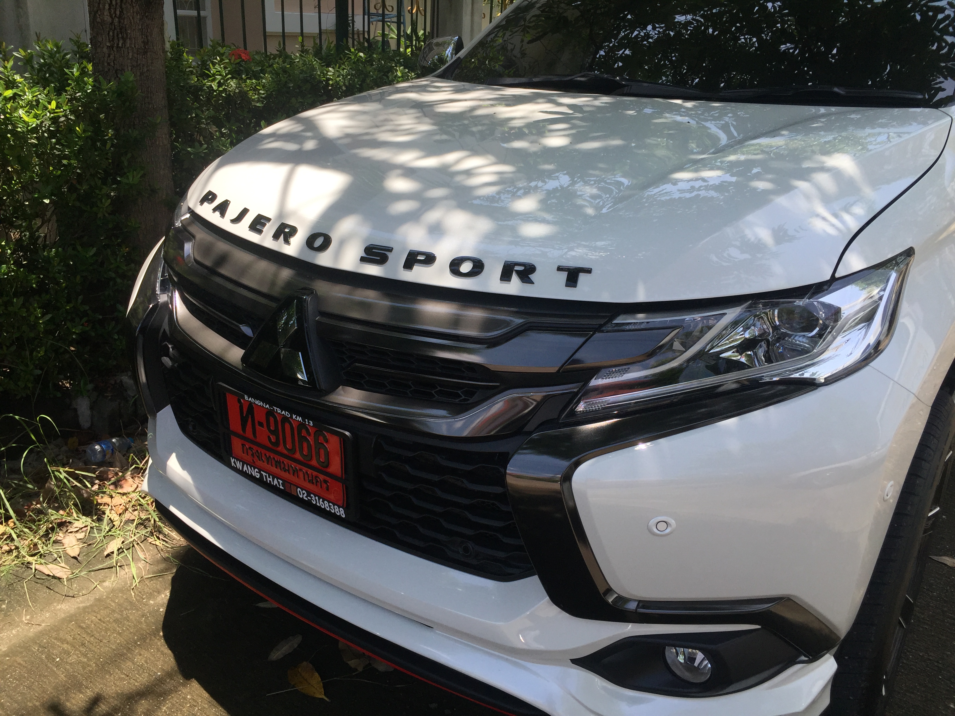 ตัวหนังสือ Pajero Sport สีดำเงา Grossy Black (Classic)