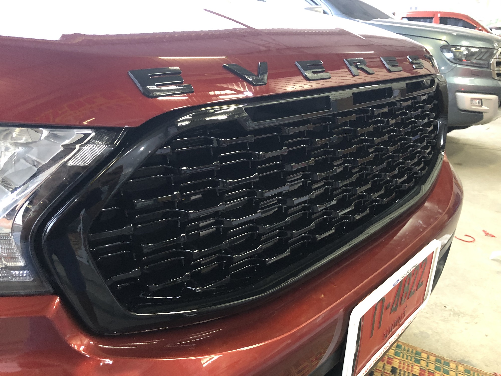 กระจังหน้า Foro Everest2.0 2019-2021 สีดำเงา