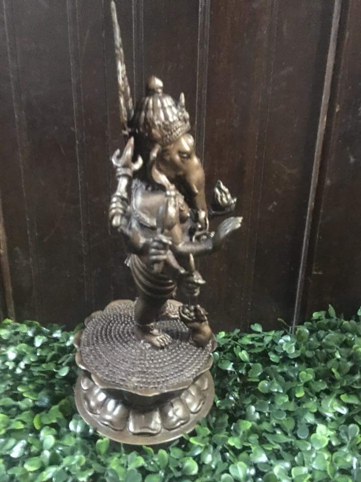 พระพิฆเนตร 8 กร เนื้อทองเหลืองขนาด สูง 8 นิ้ว เหมาะสำหรับข้าราชการ