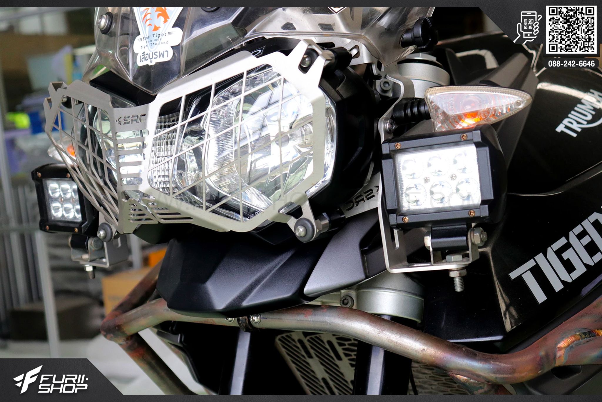 การ์ดไฟหน้า SRC สีเงิน Triumph Tiger 800