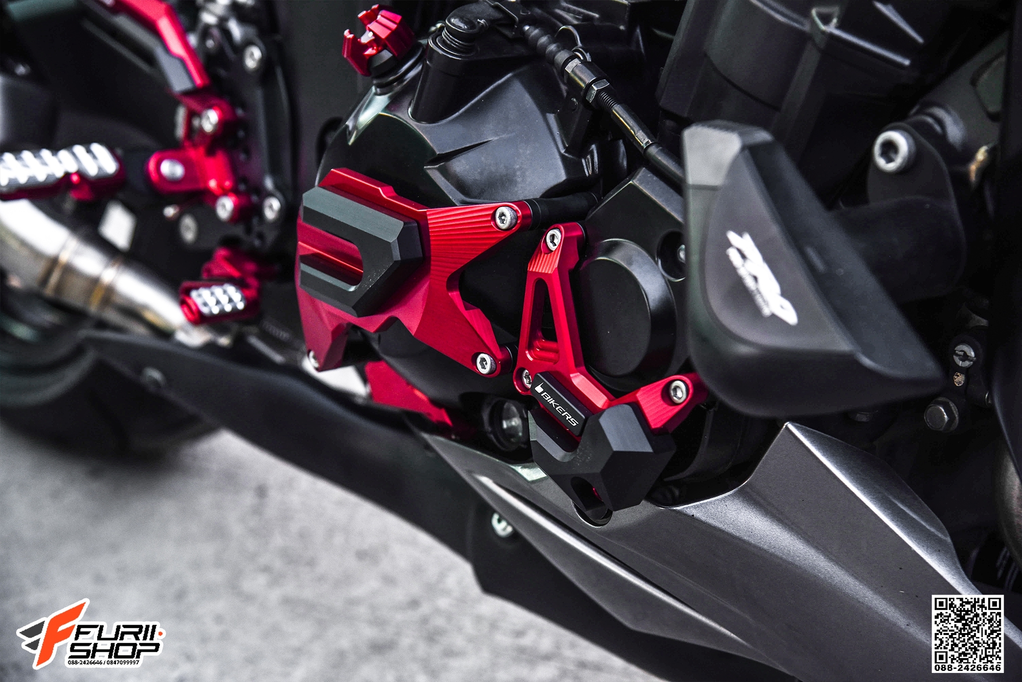 กันแคร้ง BIKERS สีแดง (L+R) FOR KAWASAKI Z1000