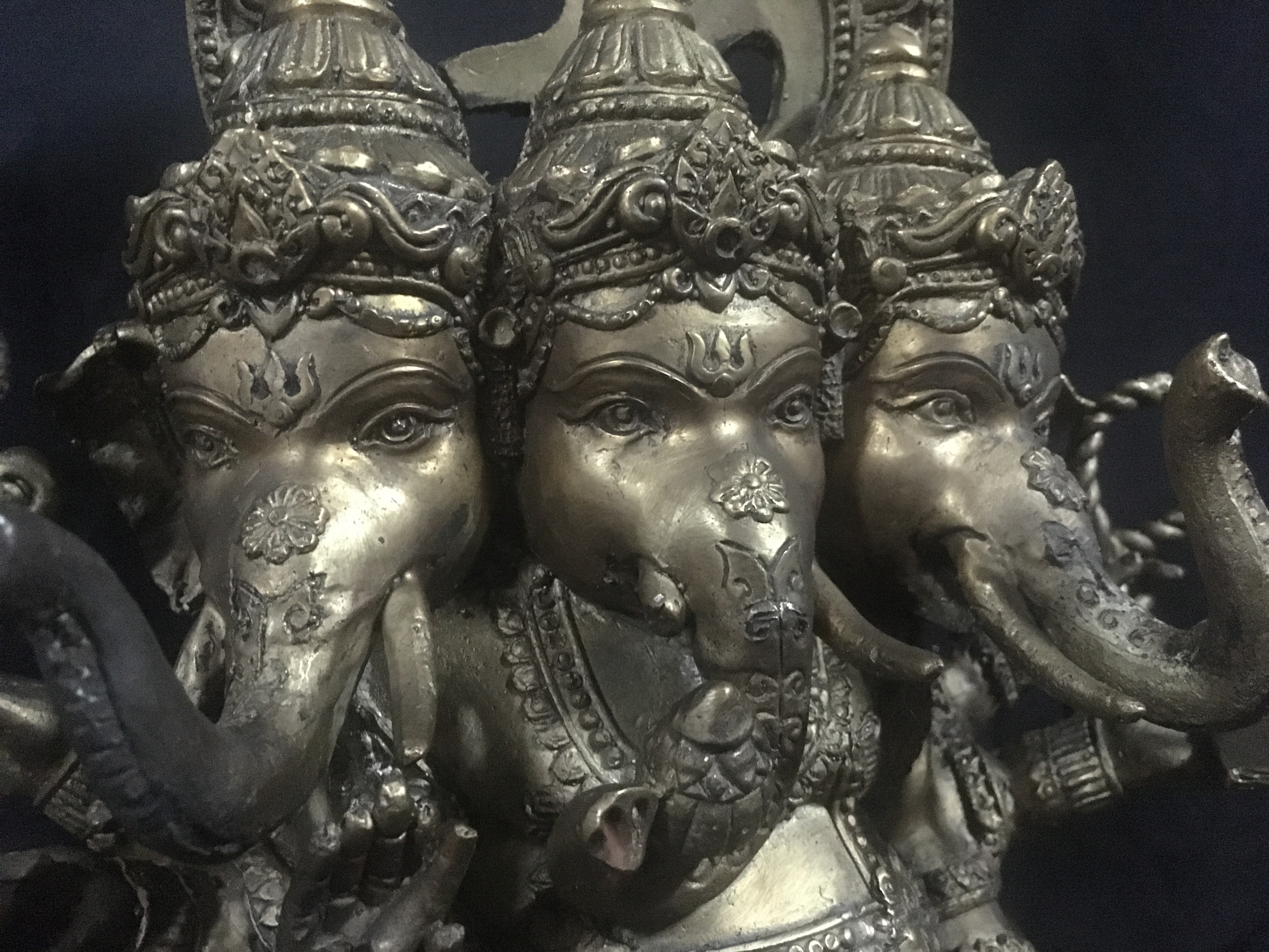 พระตรีมุข คณปติ พระพิฆเนศสามเศียร ทองเหลือง ขนาด 11 นิ้ว