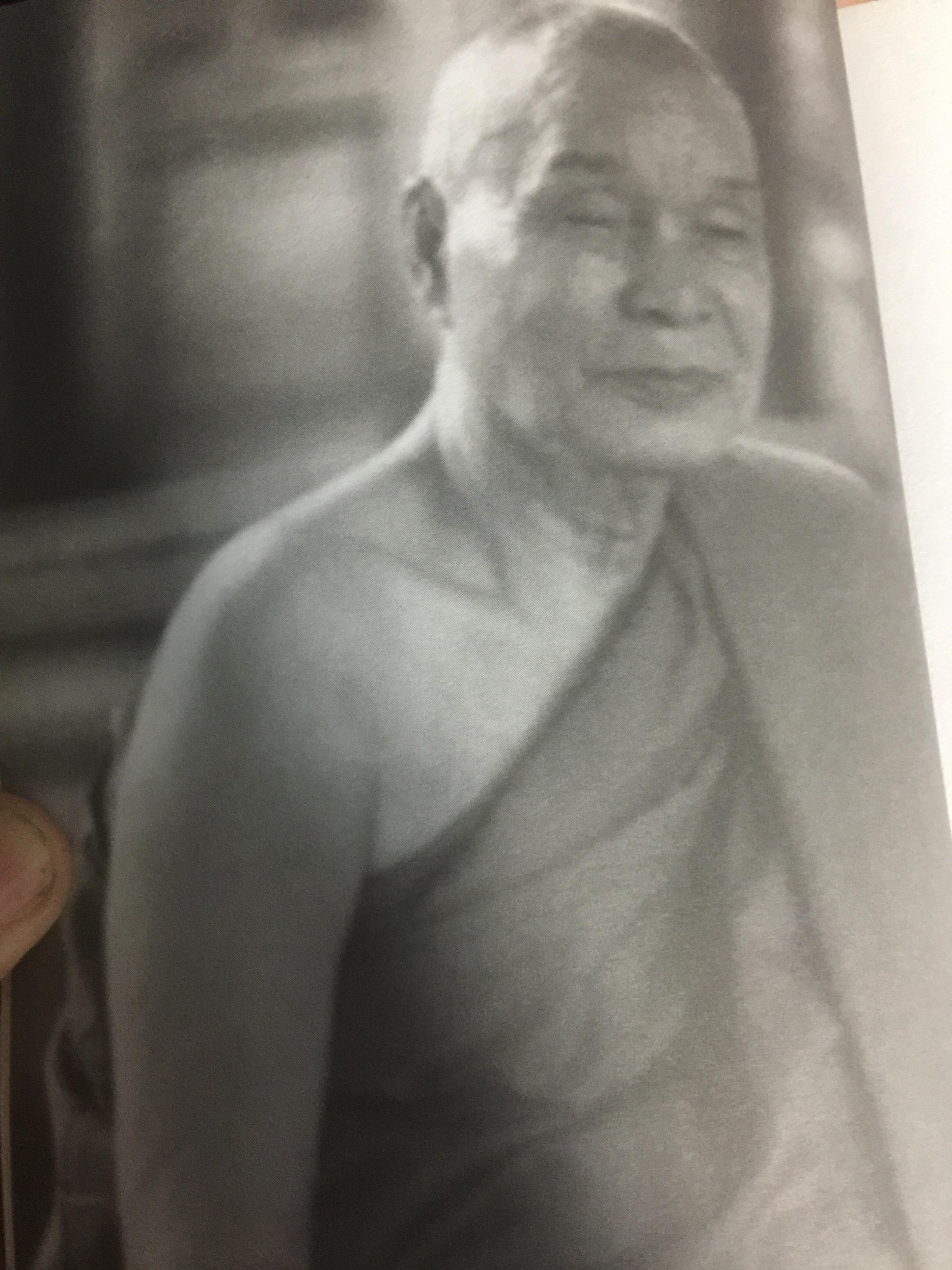 หลวงพ่ออุตตมะ มหาวัชระแห่งรามัญ ผู้เขียน นามกาย 0 กก.