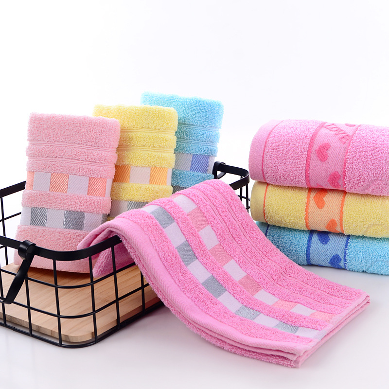 ผ้าขนหนูผืนเล็ก 15*30 นิ้ว มีแบบลาย และสีพื้น ส่งขั้นต่ำ 10 โหล โหลละ 135 บ.