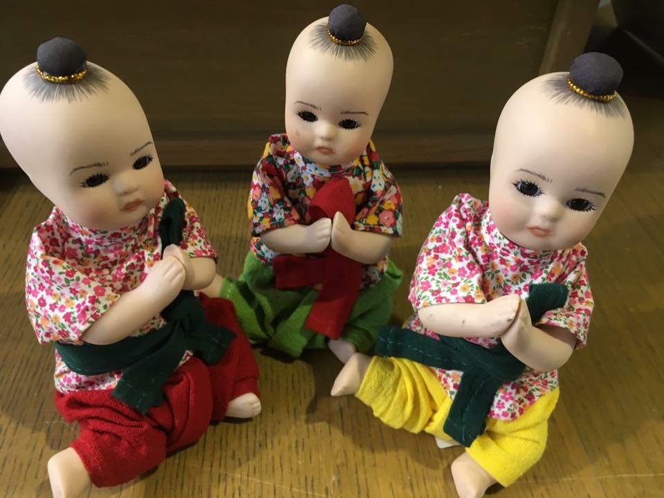 ตุ๊กตาเซรามิค งานไทย เด็กผมจุก พนมมือ