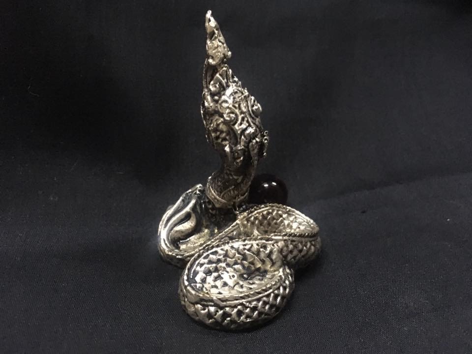 พญานาคกับแก้วพญานาค เนื้อตะกั่วสีเงิน