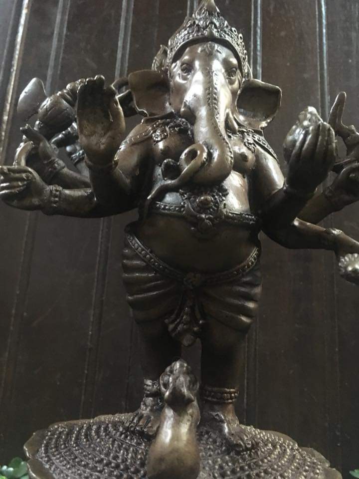 พระพิฆเนตร 8 กร เนื้อทองเหลืองขนาด สูง 8 นิ้ว เหมาะสำหรับข้าราชการ